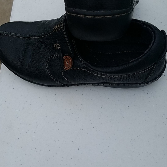 Shoes - Picture 7 of 9